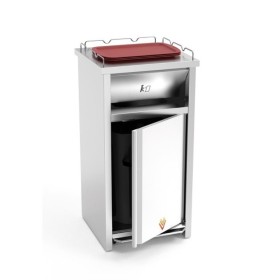 Waste container with pedal for dining trays 625x600x1255h includes 95 L internal container, AISI 304 stainless steel.